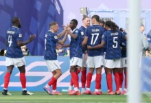 La France remporte la Coupe du monde 2026 en battant la Suède 3-0 et se qualifie pour les huitièmes de finale.