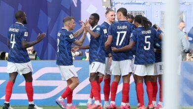 La France remporte la Coupe du monde 2026 en battant la Suède 3-0 et se qualifie pour les huitièmes de finale.