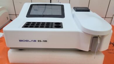 Découvrez comment le CHR Dapaong renforce son laboratoire avec un deuxième spectrophotomètre pour des analyses rapides.