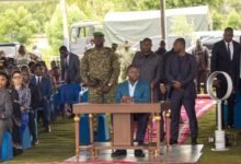 Revivez la ferveur d'Evala 2026 à Kouméa, Lama et Djamdè avec la présence du Chef de l'État et des lutteurs passionnés.