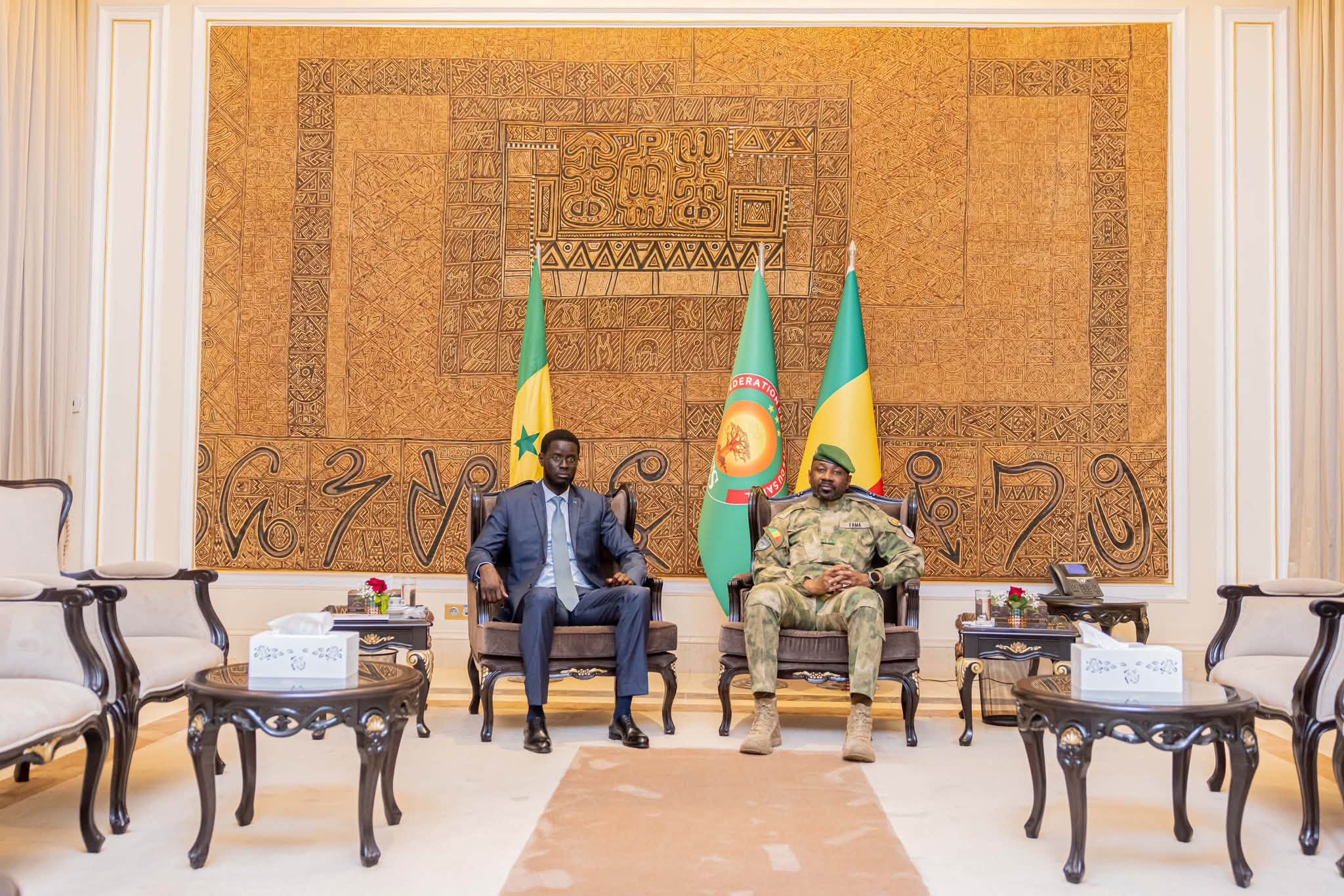Mali-Sénégal : Assimi Goïta et Diomaye Faye s'engagent à lutter ensemble contre le terrorisme et à dynamiser les échanges économiques.