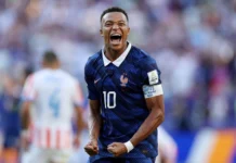 Kylian Mbappé partage sa lettre touchante aux supporters français après la Coupe du Monde, un lien fort entre l'équipe et le public.