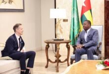 Faure Gnassingbé échange avec l’ambassadeur de l’UE sur la coopération réussie et les investissements au Togo.