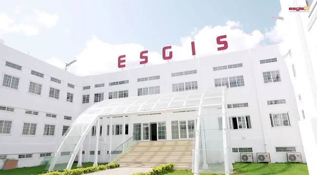 Découvrez l'enseignement supérieur au Togo avec notre guide pratique pour réussir son inscription à l'ESGIS.