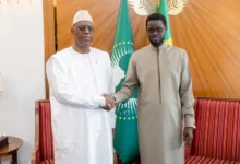 Le président Bassirou Diomaye Faye reçoit Macky Sall au Palais de la République pour discuter de la candidature à l'ONU.
