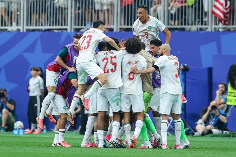 Le Maroc surclasse le Canada et se qualifie pour les quarts de finale. Découvrez les moments forts de ce match de Mondial 2026.