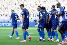 Découvrez comment la France a battu le Paraguay grâce à un penalty de Kylian Mbappé pour rejoindre le Maroc en quarts de finale.