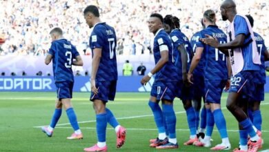 Découvrez comment la France a battu le Paraguay grâce à un penalty de Kylian Mbappé pour rejoindre le Maroc en quarts de finale.