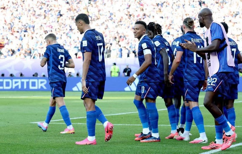 Découvrez comment la France a battu le Paraguay grâce à un penalty de Kylian Mbappé pour rejoindre le Maroc en quarts de finale.