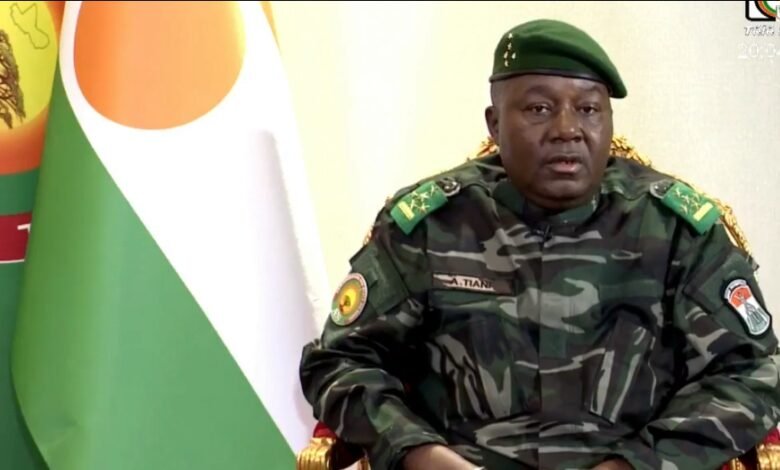 Le Général Tiani annonce une armée de 18 000 hommes face aux tentatives de déstabilisation. Découvrez l'évolution de l'AES.