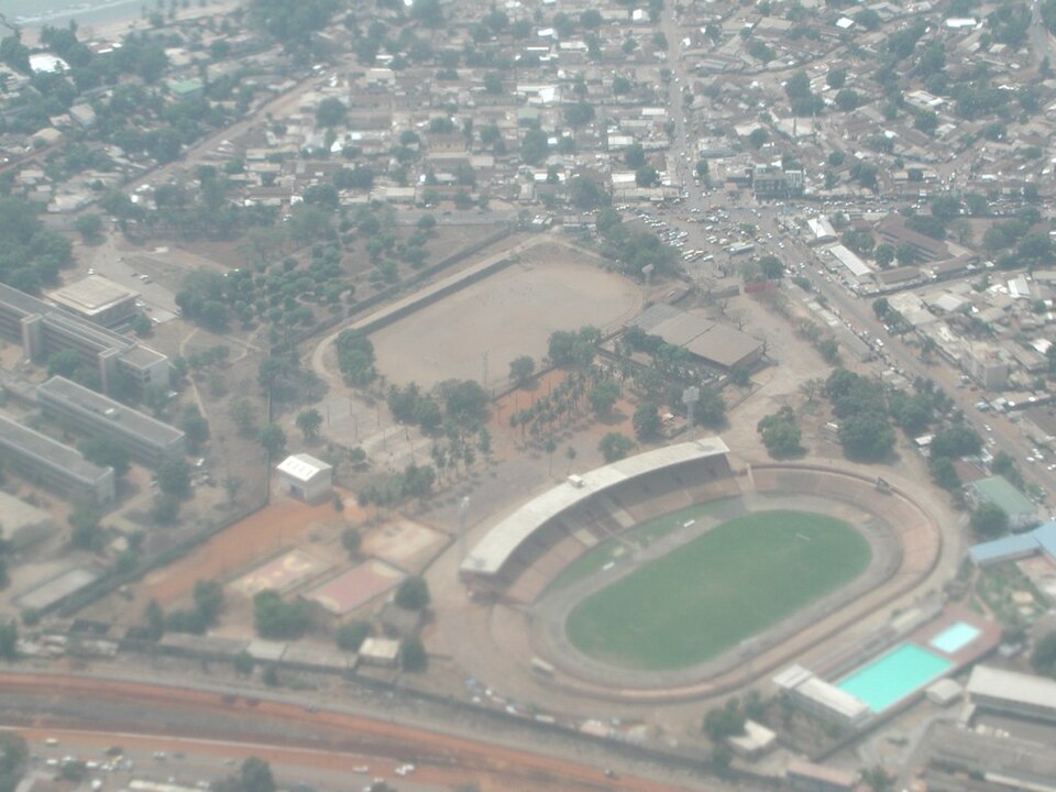 La CAF homologue le stade du 28-Septembre, permettant aux matchs internationaux de retour à Conakry. Un soulagement pour la Guinée.