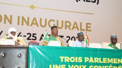 Découvrez comment l'AES franchit un cap décisif avec l'installation de son Parlement à Niamey, un moment historique.