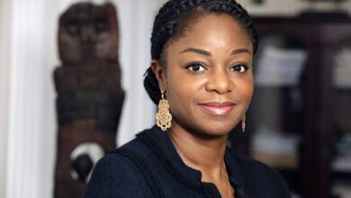 Cina Lawson, figure clé de la modernisation de l'État togolais, redéfinit l'administration publique et l'efficacité du service.
