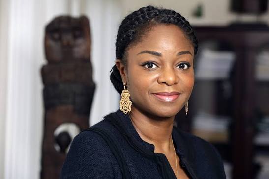 Cina Lawson, figure clé de la modernisation de l'État togolais, redéfinit l'administration publique et l'efficacité du service.