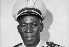 Découvrez Togo : Un ouvrage scientifique pour immortaliser le Colonel Kléber Dadjo et son impact sur l'histoire togolaise.