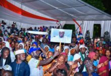 48h dans le Jolof : Ousmane Sonko et PASTEF marquent leur présence à Linguère avec des visites et des échanges locaux.