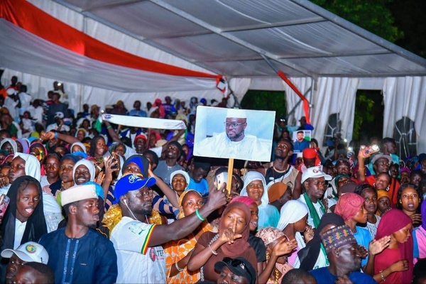 48h dans le Jolof : Ousmane Sonko et PASTEF marquent leur présence à Linguère avec des visites et des échanges locaux.