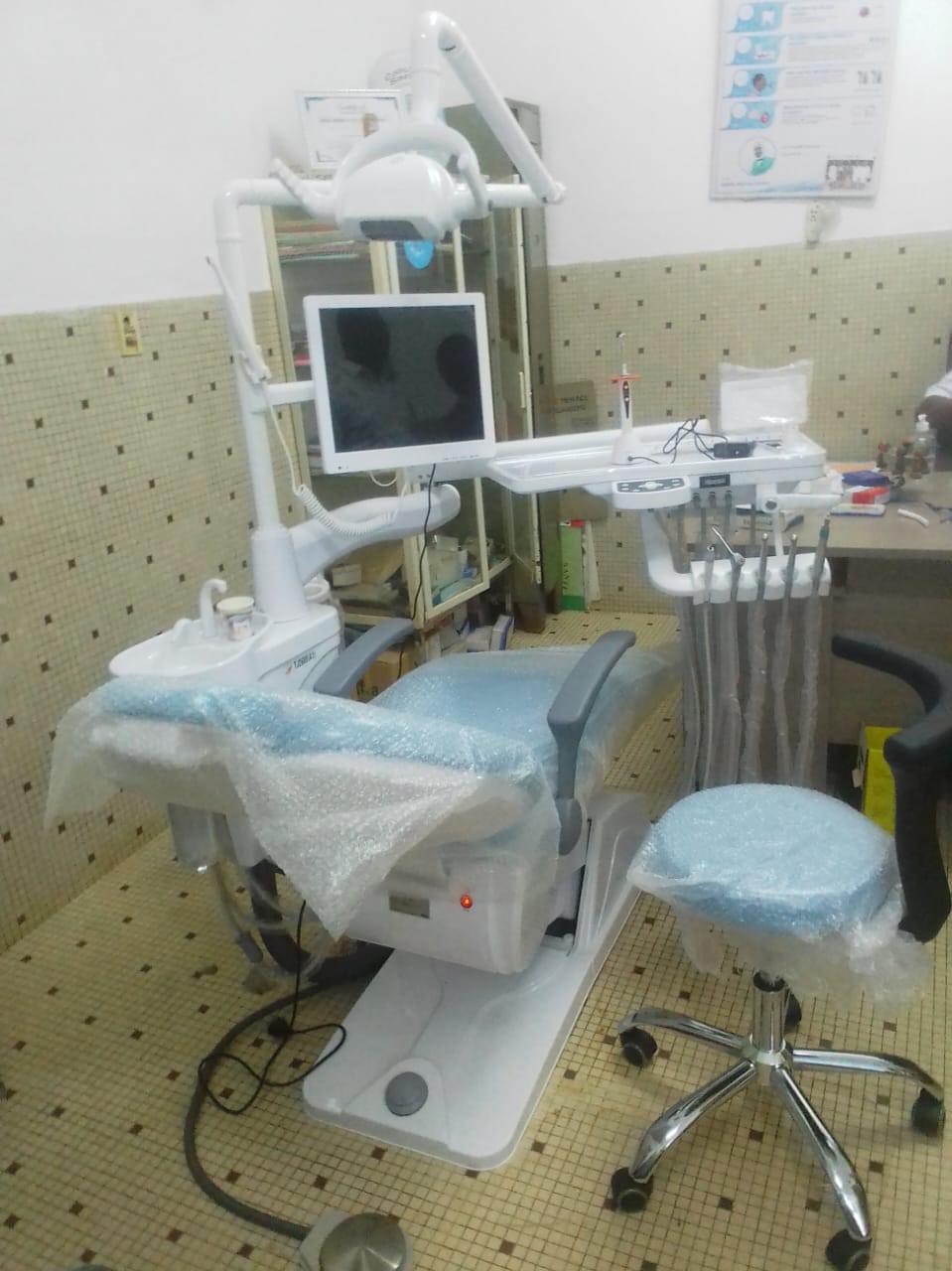 Découvrez Togo : Un fauteuil dentaire de dernière génération pour moderniser le CHR Sokodé et améliorer les soins dentaires.