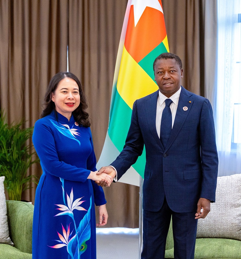 Le Togo et le Vietnam renforcent leur partenariat stratégique à travers des discussions diplomatiques au Kirghizistan.
