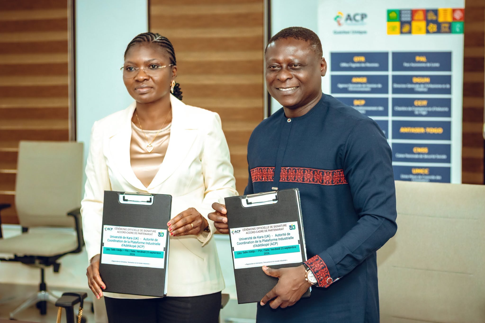 L’Université de Kara et l’ACP signent un accord pour allier enseignement supérieur et secteur industriel au Togo.