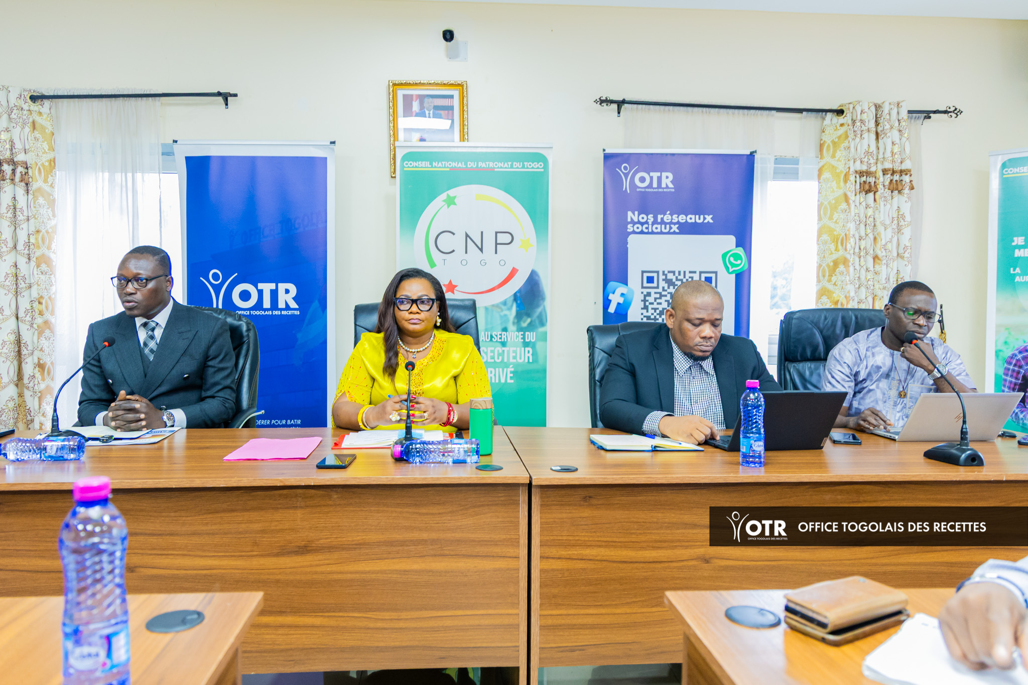 Le CNP-Togo et l’OTR collaborent pour informer le secteur privé sur les avantages de la facturation électronique certifiée.