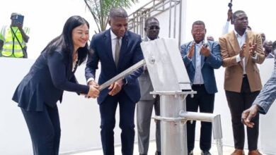 Découvrez Togo-Chine : 305 forages inaugurés par le ministre Séna Alipui pour améliorer l'accès à l'eau potable.