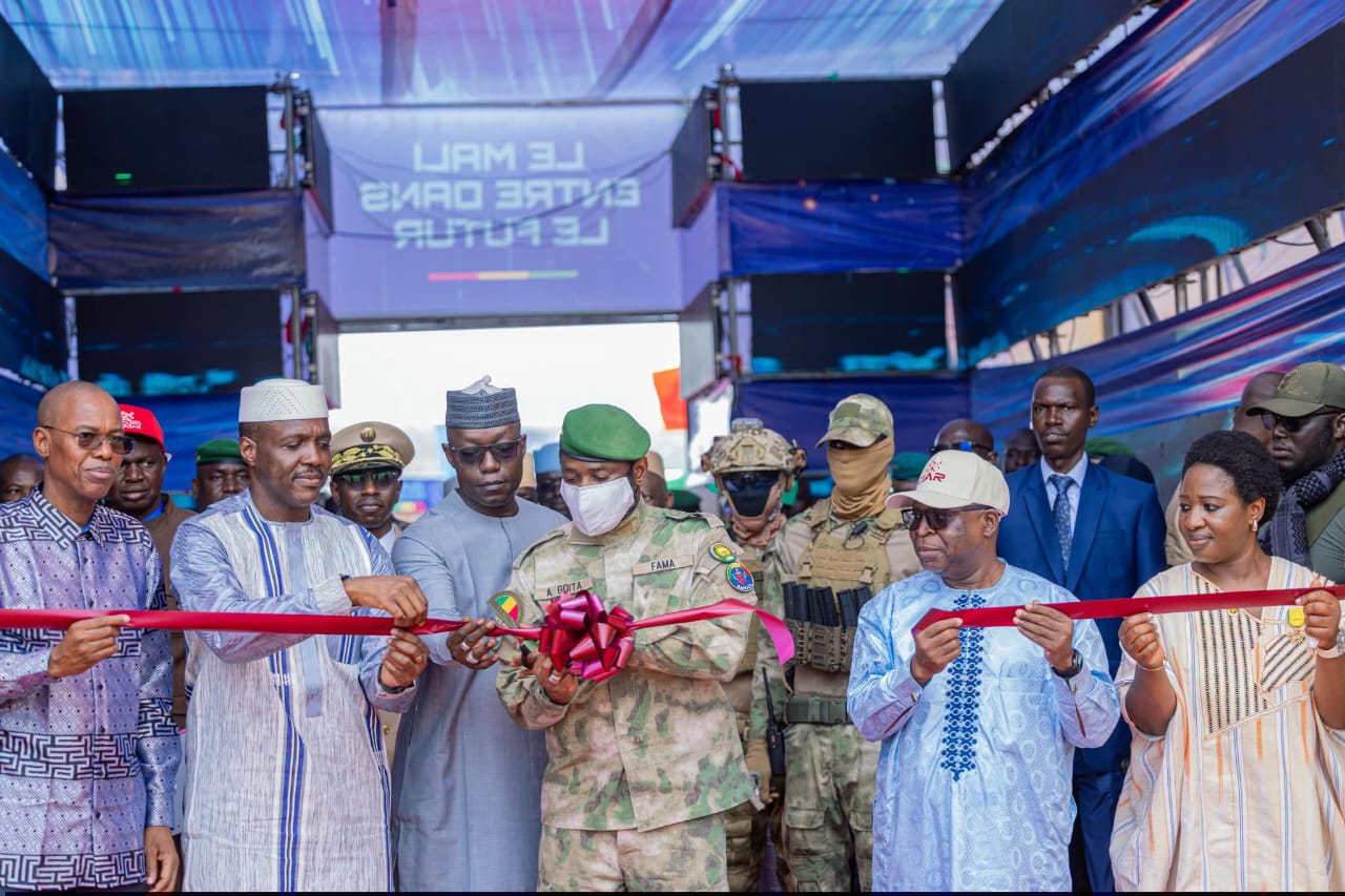 Le Mali fait un grand pas avec l'inauguration du Centre d’Intelligence Artificielle et de Robotique à Kati par Assimi Goïta.
