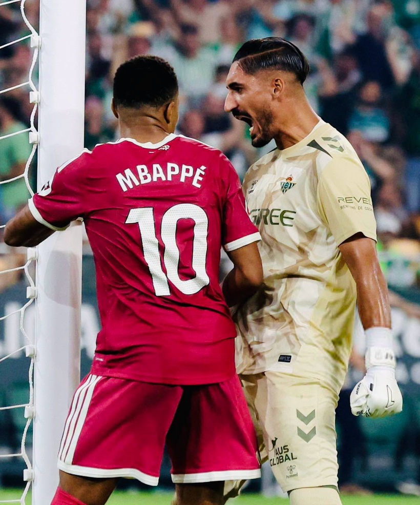 Le Real Madrid s'incline face au Betis Séville dans un match de Liga. Découvrez les détails de cette surprise et le penalty manqué.