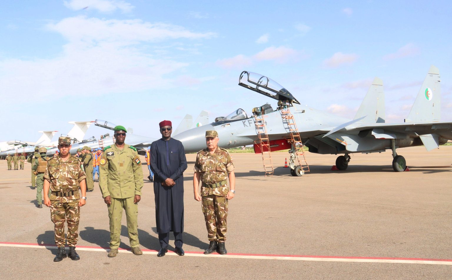 L'Algérie déploie quatre avions de chasse pour soutenir les forces armées nigériennes dans un renforcement de la coopération militaire.