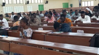 Découvrez comment l'Université de Kara et Novaria Textiles offrent des opportunités d'emploi aux jeunes diplômés.