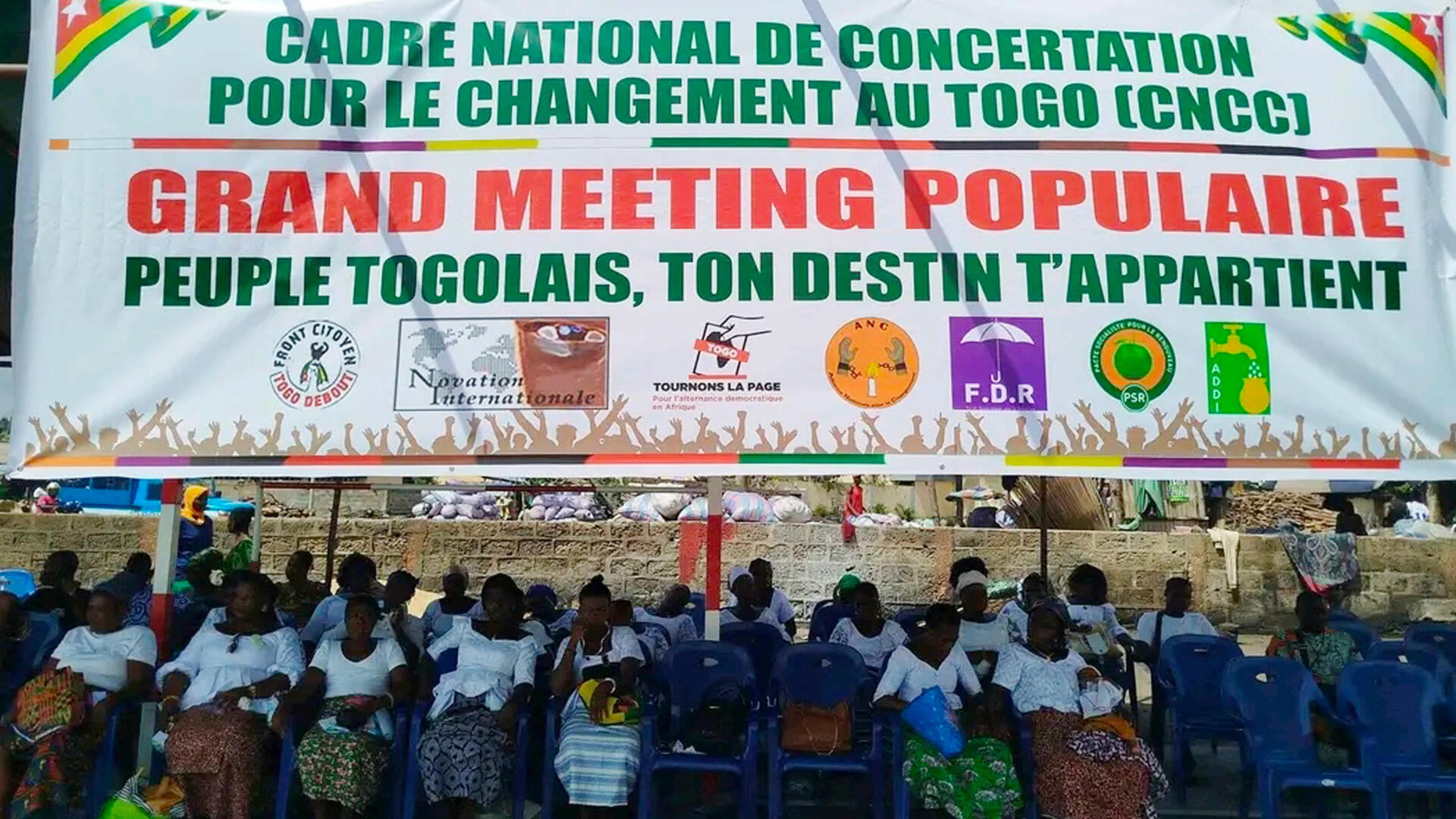 Le maire Dr Ayawo Atatsi bloque partiellement le meeting du CNCC à Tsévié en déclarant la place Atikoumé indisponible.