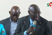 Arona Coumba Ndoffène Diouf appelle à piéger Ousmane Sonko lors d'un point de presse. Découvrez les détails de sa déclaration.
