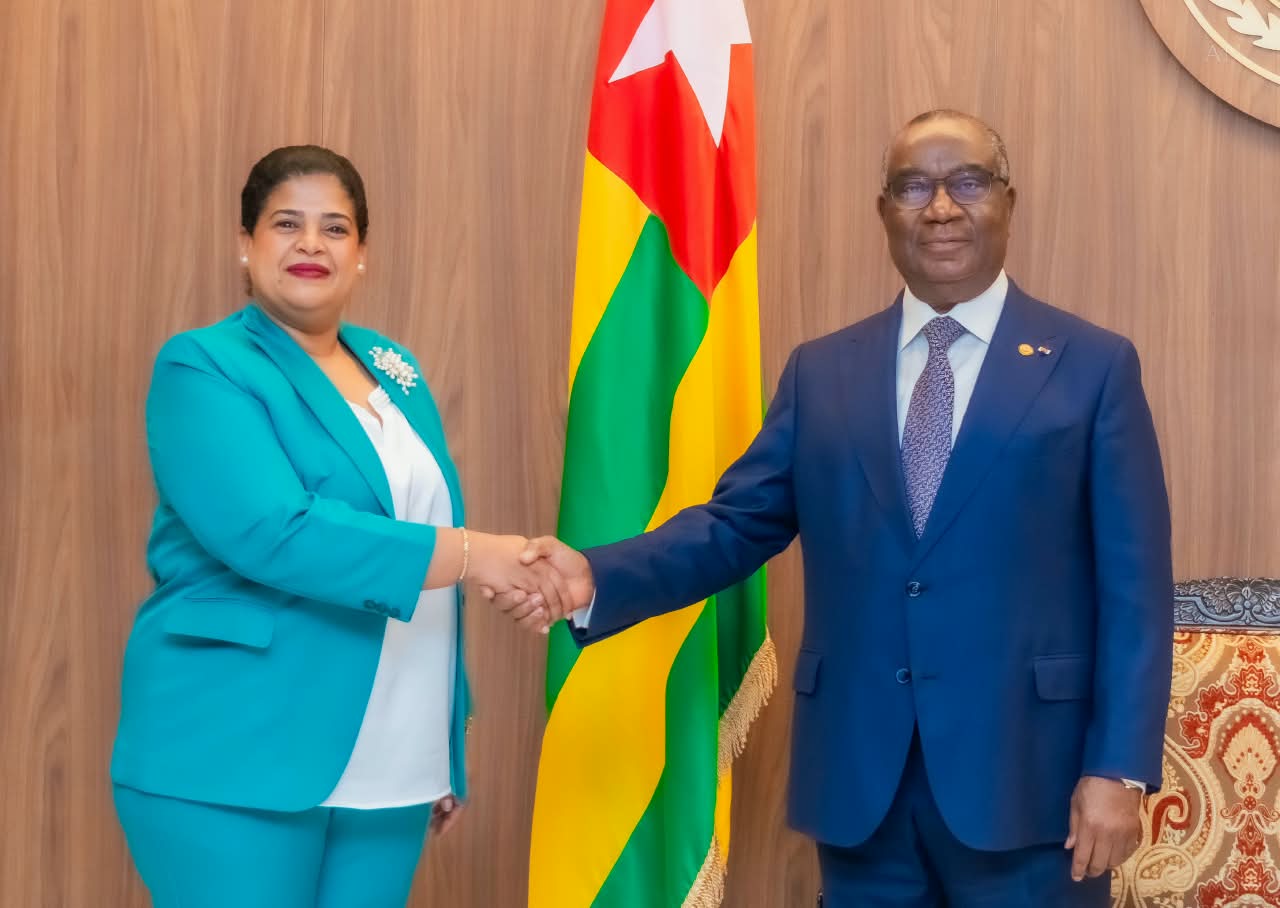 Komi Selom Klassou et Khaoula Mziouqa renforcent les relations Togo-Maroc par la diplomatie parlementaire.