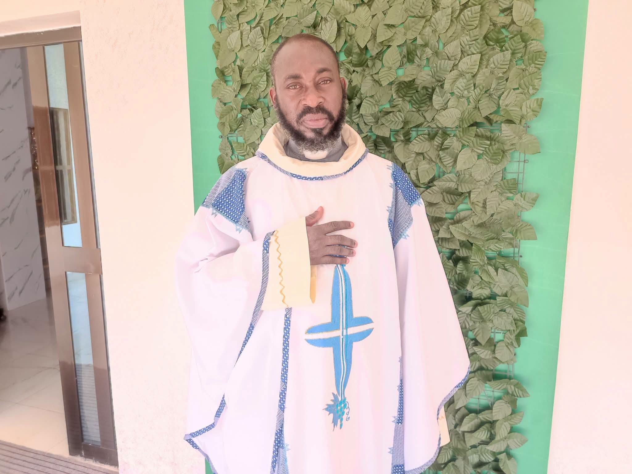 L'Archidiocèse de Lomé pleure le décès du père Vivien Dakloumegan, annoncé par Mgr Isaac Jogues Kodjo A. Gaglo.