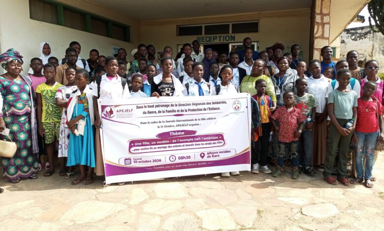 Les femmes de l’Université de Kara œuvrent pour l'éducation et le leadership des jeunes filles, encourageant leur confiance en elles.