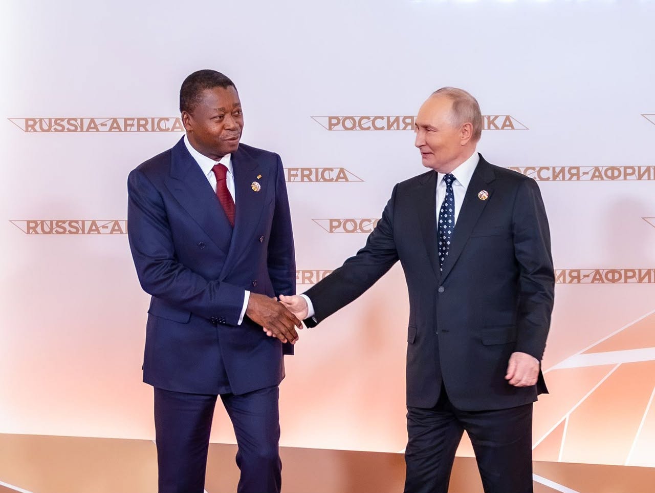 Le Forum Russie-Afrique met en avant les priorités du Togo grâce à Faure Gnassingbé, axé sur l'innovation et la coopération.